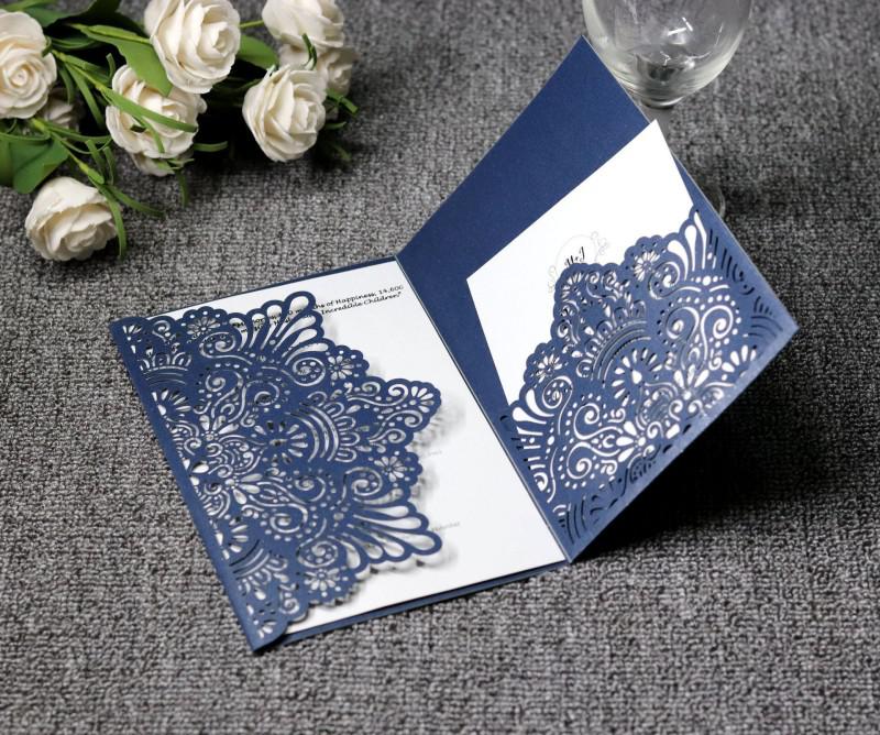 2021 Quality Laser Cut Hollow Flower Navy Blue Wedding Invitations Cards with Crystal Personalized Champagne Bridal Invitation Card Cheap