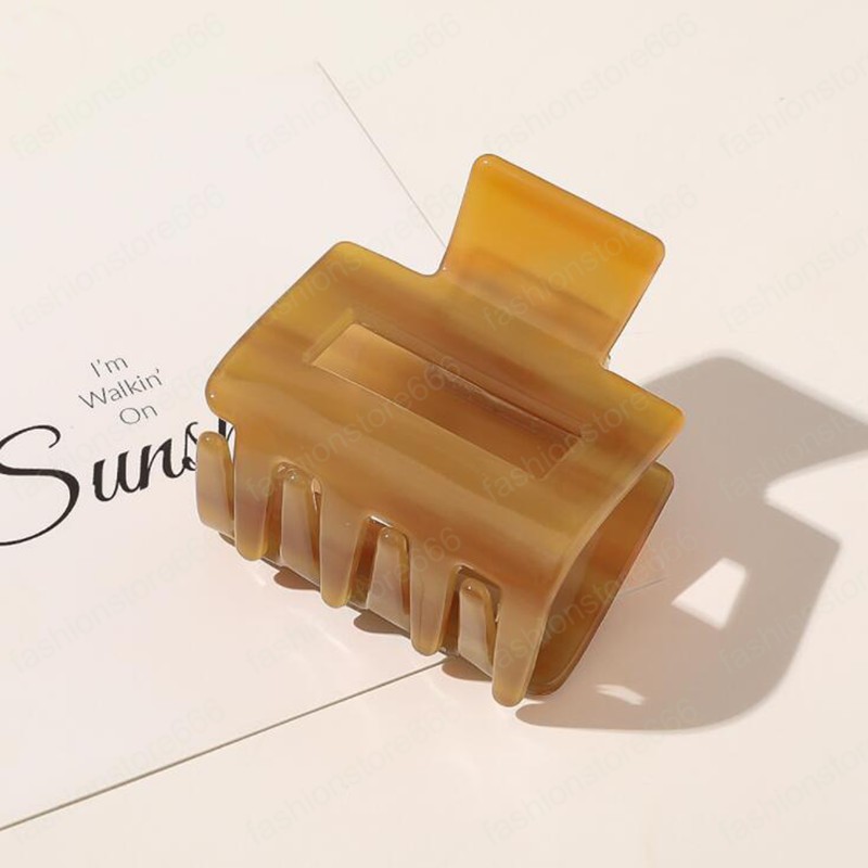 Fashion Acrylic Hollow Hair Claws Clamps For Women Trendy Geometric Hollowed Hairpins Plastic Leopard Hair Accessories