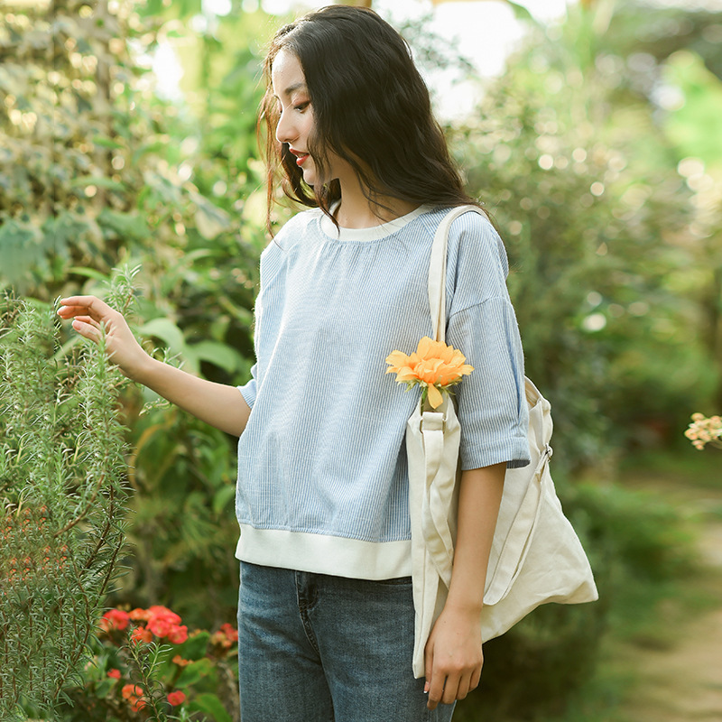 Johnature Women Striped Blue T-Shirts Korean Style O-Neck Half Sleeve Summer Casual Soft Cotton Loose Female Tshirts 210521
Johnature Women Striped Blue T-Shirts Korean Style O-Neck Half Sleeve Summer Casual Soft Cotton Loose Female Tshirts 210521
