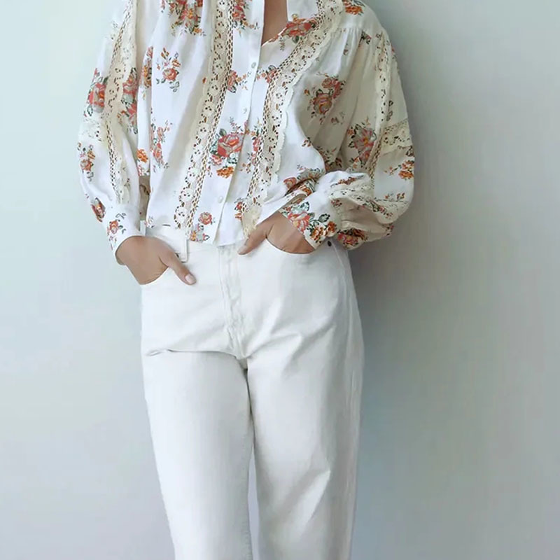 Women Shirts And Blouses Feminine Blouse Top Long Sleeve Casual Flowers Lace Decoration Round Neck OL Style Women Loose Blouses 210520