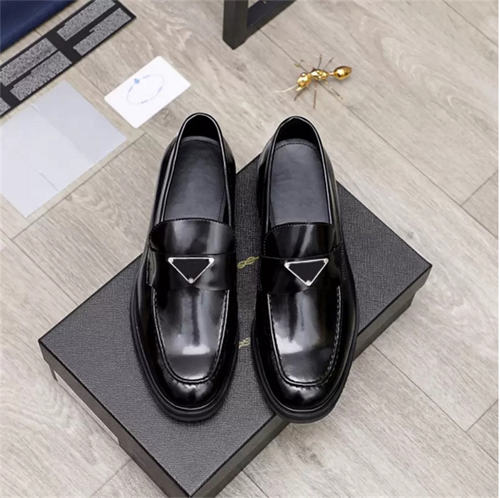 2022 Men Triple Black Brushed Leather Loafers Dress Shoes Red Bottom Oxfords Bridegroom Boat Sneakers Mens Business Wedding Party Casual Flat Soles Sneaker EU40-44, # 1
2022 Men Triple Black Brushed Leather Loafers Dress Shoes Red Bottom Oxfords Bridegroom Boat Sneakers Mens Business Wedding Party Casual Flat Soles Sneaker EU40-44, # 1