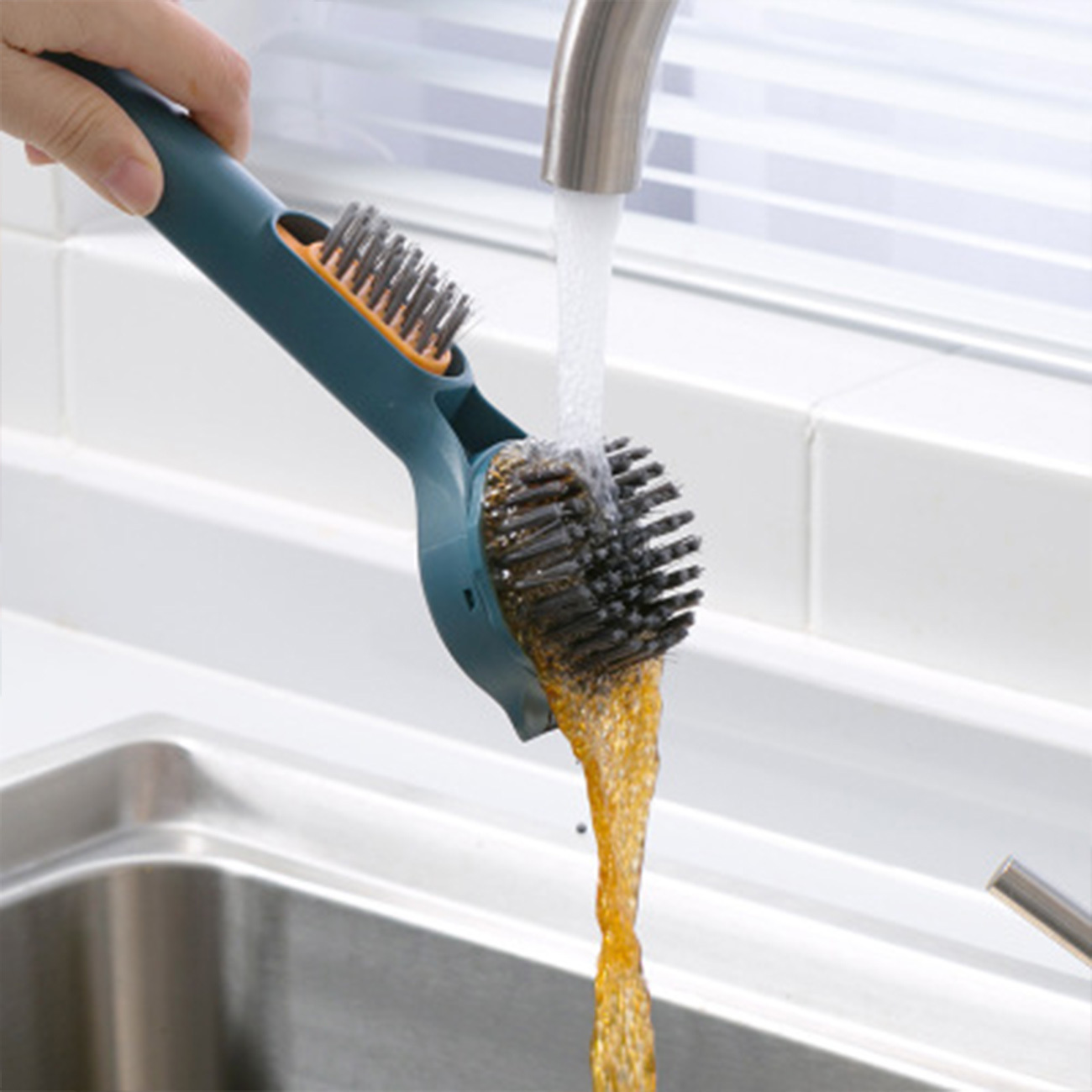 Non-greasy DishandPan Brushes Kitchen Scrub Brush Dish Brush with Sponge Cleaning Brush for Pans Pots Sink Tableware Kitchenware