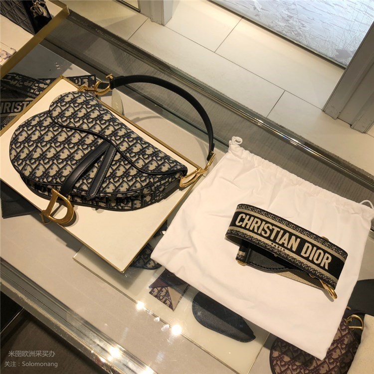 Luxurys Designer Women Handbags Ms. Flower Christian d d Flower Saddle Bag Embroidered Canvas Flap Crossbody One Shoulder Handbag d, One size
Luxurys Designer Women Handbags Ms. Flower Christian d d Flower Saddle Bag Embroidered Canvas Flap Crossbody One Shoulder Handbag d, One size