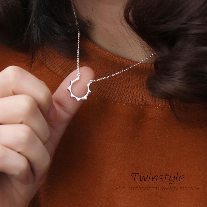 Chokers S925 Sterling Silver Sun Pendant Necklace Female Fashion Choker Chain Simple Jewelry Accessories Necklaces
Chokers S925 Sterling Silver Sun Pendant Necklace Female Fashion Choker Chain Simple Jewelry Accessories Necklaces