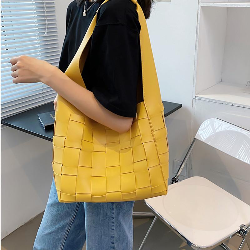 Evening Bags Big Weave Hobo For Women 2021 Luxury Designer Pu Leather Tote Bag Large Plaid Hand Roomy Female Shoulder Grand Sac, Beige
Evening Bags Big Weave Hobo For Women 2021 Luxury Designer Pu Leather Tote Bag Large Plaid Hand Roomy Female Shoulder Grand Sac, Beige