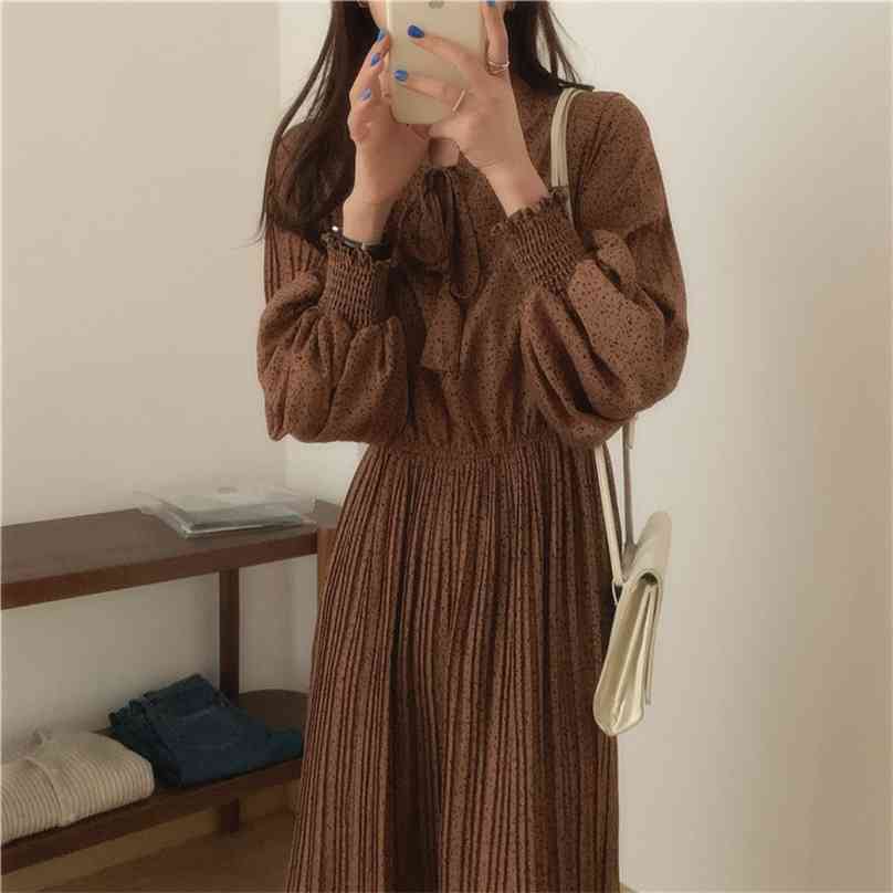 Female Printed Florals Chiffon Pleated Large Size Streetwear OL All Match Gentle Women' Long Dresses Vestidos 210525, Khaki
Female Printed Florals Chiffon Pleated Large Size Streetwear OL All Match Gentle Women' Long Dresses Vestidos 210525, Khaki