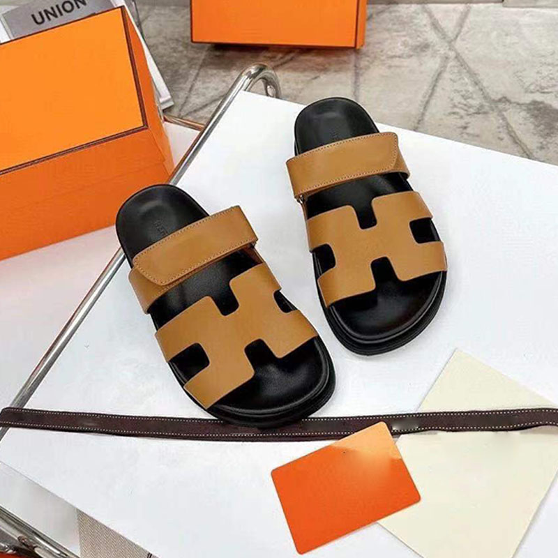 Women Designers Flat Slides slippers Sandals Foam Runner Platform Genuine Leather shoes Sandal Beach Novelty Scuffs shoe mules Womens slipper, Black
Women Designers Flat Slides slippers Sandals Foam Runner Platform Genuine Leather shoes Sandal Beach Novelty Scuffs shoe mules Womens slipper, Black