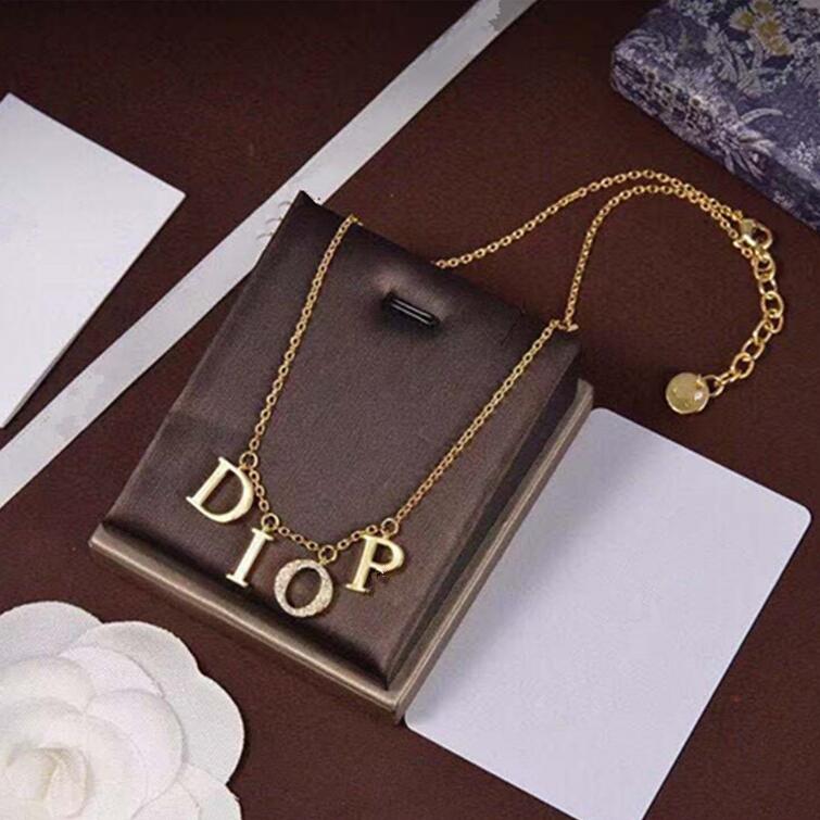 Fashion letter gold chain necklace bracelet for mens and women Party lovers gift jewelry With BOX
Fashion letter gold chain necklace bracelet for mens and women Party lovers gift jewelry With BOX