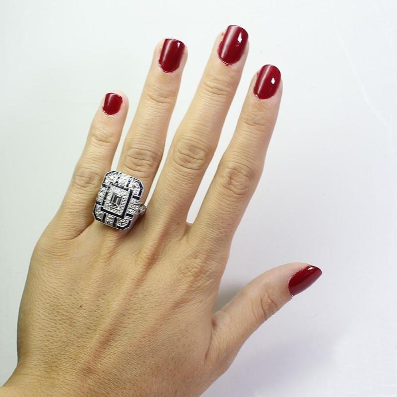 Cluster Rings Female Male Royal Blue Big Crystal Zircon Stone Ring Luxury Fashion Vintage Geometric Three-Dimensional Gollowing Party Jewelr
Cluster Rings Female Male Royal Blue Big Crystal Zircon Stone Ring Luxury Fashion Vintage Geometric Three-Dimensional Gollowing Party Jewelr