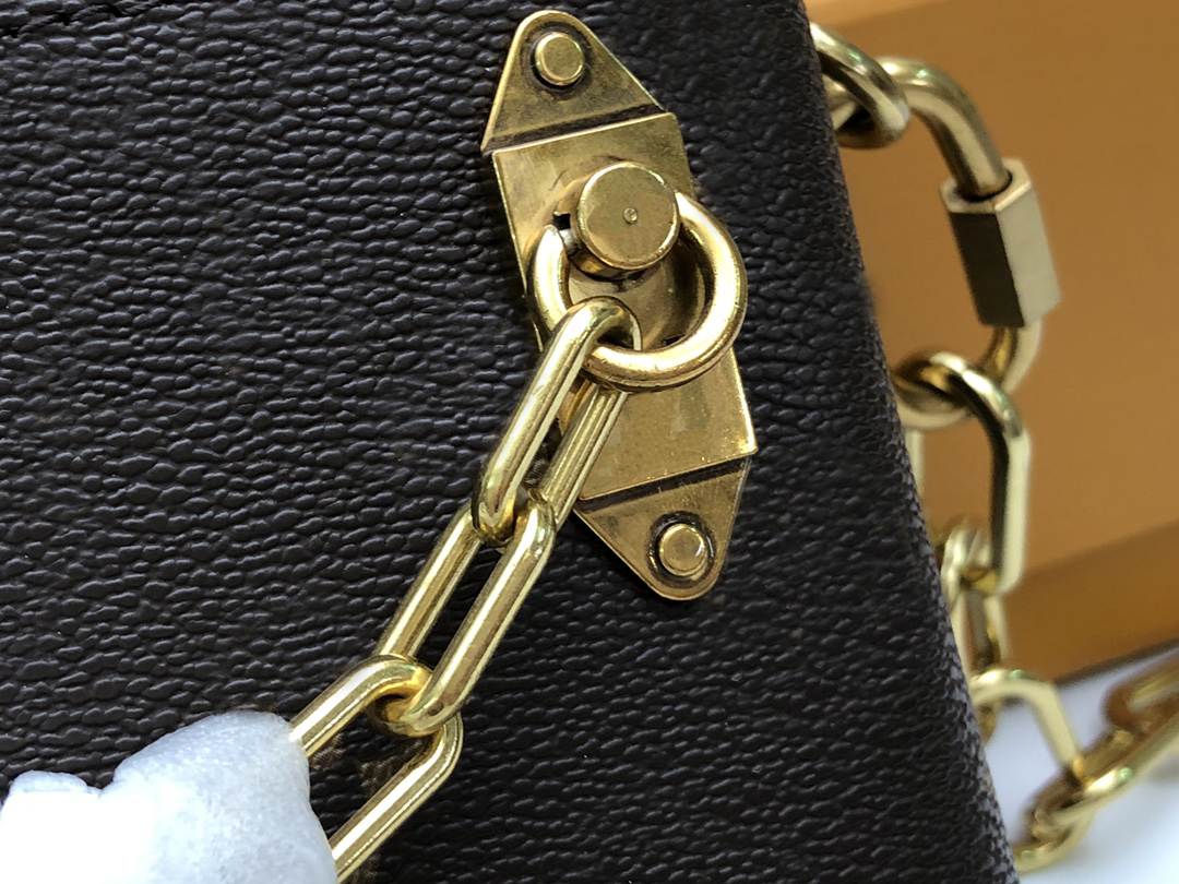 M44914 Womens High Quality canvas Phone Box bags bucket bag Detachable strap chain buckle print Logo Crossbody bag shoulder bags handbag, Brown
M44914 Womens High Quality canvas Phone Box bags bucket bag Detachable strap chain buckle print Logo Crossbody bag shoulder bags handbag, Brown