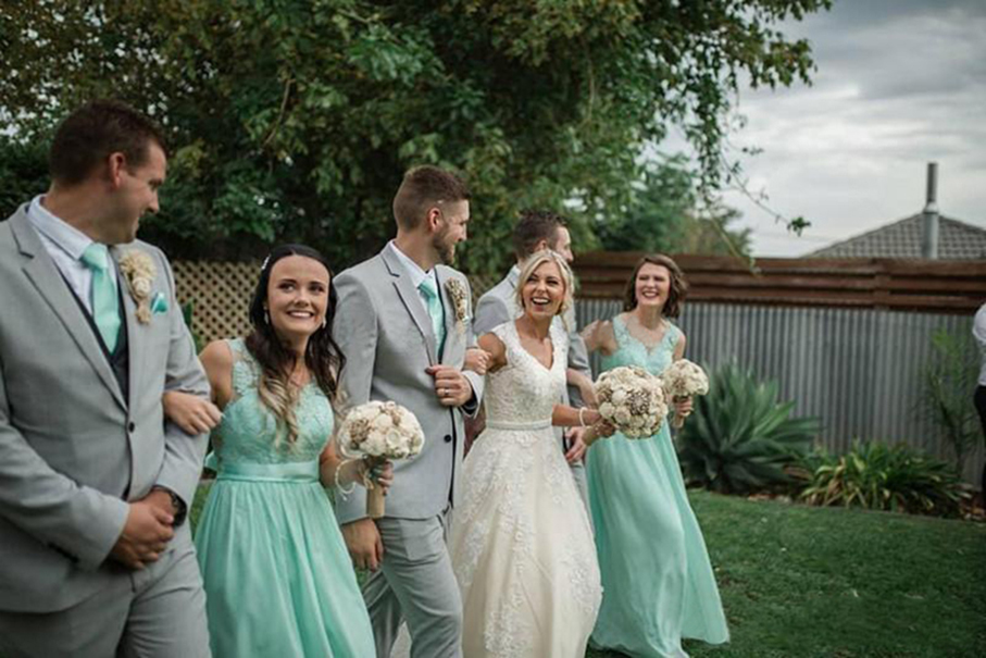 Mint Green Country Long Dresses with Sash 2021 Lace Chiffon V-neck Full length Fairy Bohemian Garden Junior Bridesmaid Gowns 0509