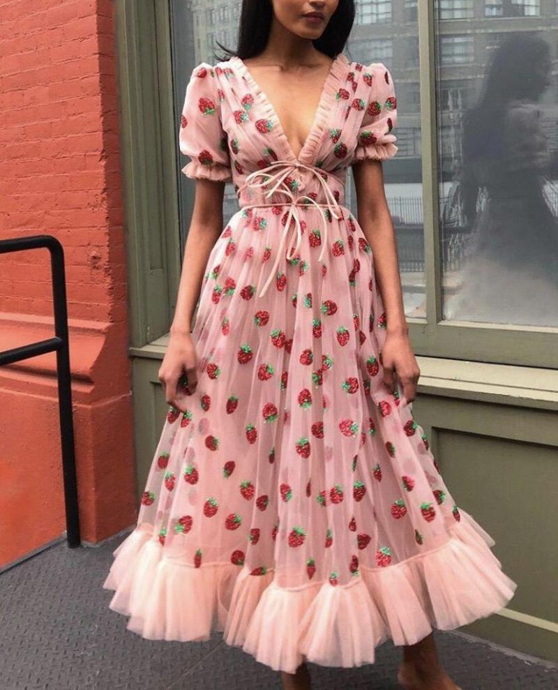 Casual Dresses Fashion Women Strawberry Dress 2021 Summer V-neck Short Sleeve Sweet Princesses Sequins Mesh Costume -XL, No sleeve
Casual Dresses Fashion Women Strawberry Dress 2021 Summer V-neck Short Sleeve Sweet Princesses Sequins Mesh Costume -XL, No sleeve