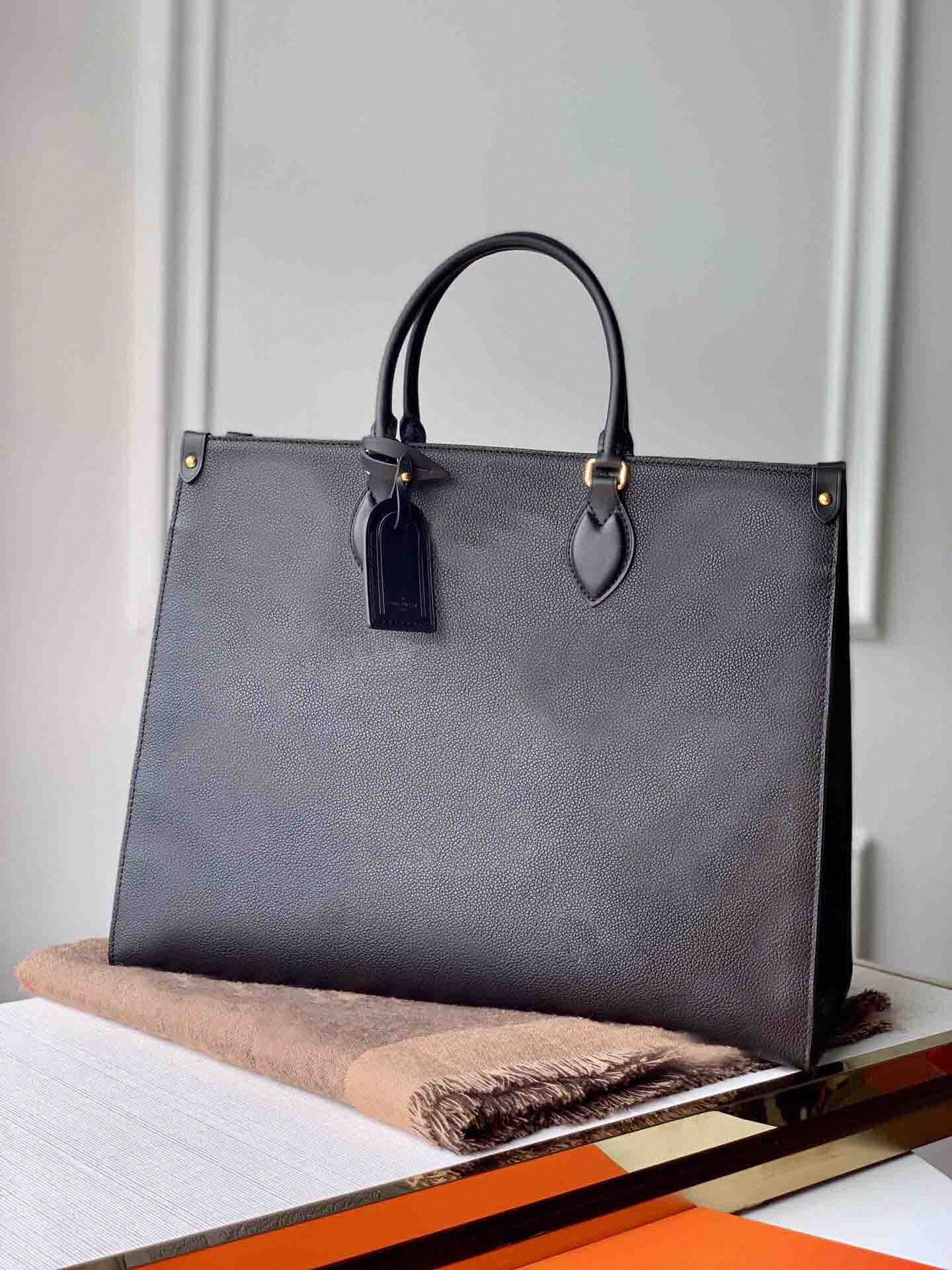 Onthego large capacity book totes fashion sac femme leather shoulder bag womens handbag duplex print Toron handle lady shopping bags j2VG#
Onthego large capacity book totes fashion sac femme leather shoulder bag womens handbag duplex print Toron handle lady shopping bags j2VG#