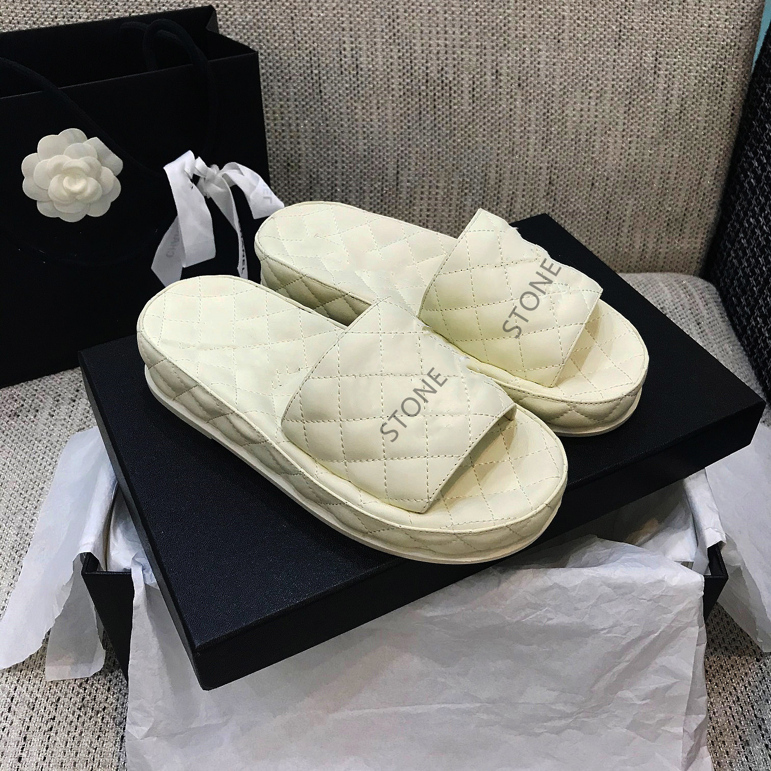 High Quality slipper Spring Summer Women Shoes Designer Flat Slides Sheep Skin Process thick Sole slippers Shunxin2014888, Color options
High Quality slipper Spring Summer Women Shoes Designer Flat Slides Sheep Skin Process thick Sole slippers Shunxin2014888, Color options