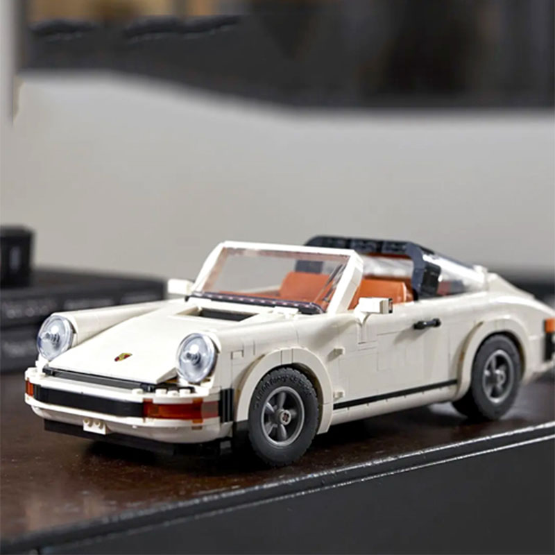 68001 Technic Series 911 Retro Sports car Building Blocks 1458pcs Bricks Education Toys Gift Advanced Model Compatible 10295
68001 Technic Series 911 Retro Sports car Building Blocks 1458pcs Bricks Education Toys Gift Advanced Model Compatible 10295