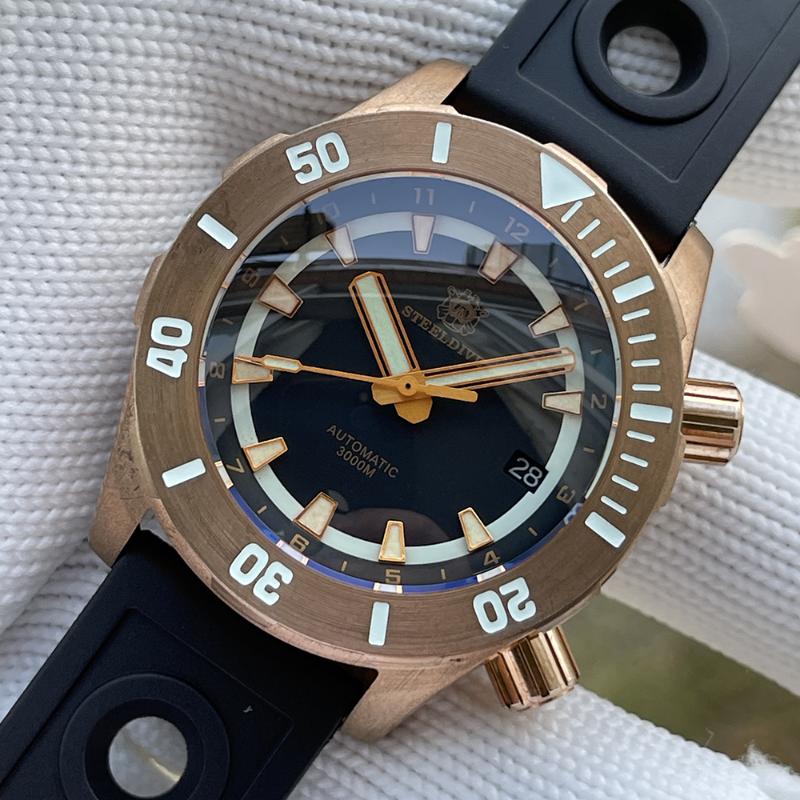 Wristwatches STEELDIVE Arrival 2021 SD1950S Solid Bronze Case Two Button Unique Desgin 3000M Waterproof Deep Sea Men Diving Watch, 50s-hr
Wristwatches STEELDIVE Arrival 2021 SD1950S Solid Bronze Case Two Button Unique Desgin 3000M Waterproof Deep Sea Men Diving Watch, 50s-hr