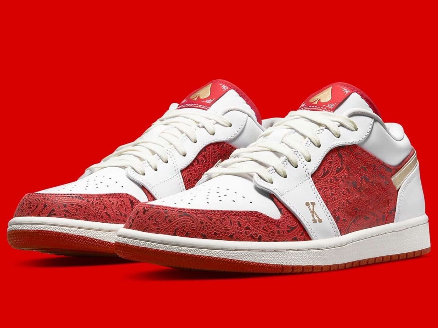 1 Low SE Spades Running Shoes Fashion Men Women 1s White Red Gold Poker Casual Outdoor Sneakers
1 Low SE Spades Running Shoes Fashion Men Women 1s White Red Gold Poker Casual Outdoor Sneakers