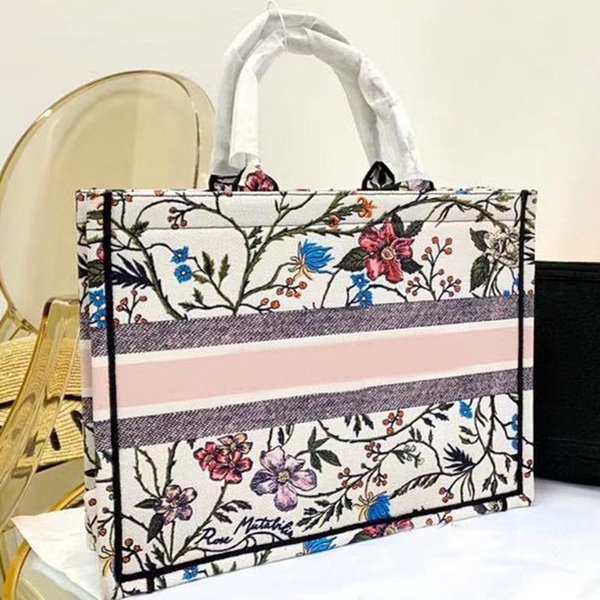 New XXL bags luxurys designers women's fashion handbag shoulder bag black blue letter embroidered Saddle Bag
New XXL bags luxurys designers women's fashion handbag shoulder bag black blue letter embroidered Saddle Bag