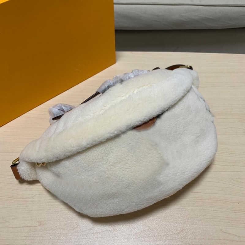 Designer Bags Womens Handbags Crossbody Bag Backpack Waist Flocked Flannel Shoulder Mini Pocket High Quality Canvas Black White
Designer Bags Womens Handbags Crossbody Bag Backpack Waist Flocked Flannel Shoulder Mini Pocket High Quality Canvas Black White