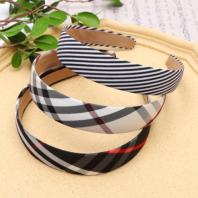 6color Fashion Women Letters Wide Edge Headband Head Hoop Luxury British Style Stripe Grid Pattern Ladies Hairband Hair Accessories Headwrap, Silver
6color Fashion Women Letters Wide Edge Headband Head Hoop Luxury British Style Stripe Grid Pattern Ladies Hairband Hair Accessories Headwrap, Silver
