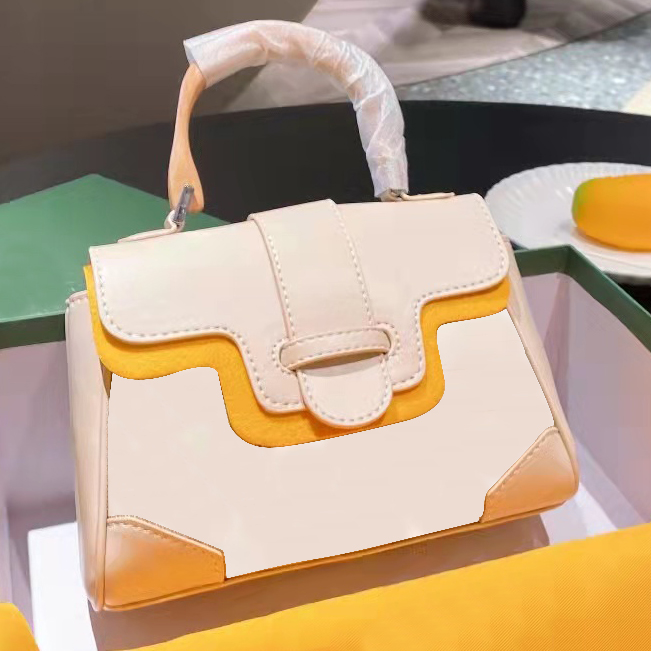 2022 luxury handbags shoulder bag designer high quality women's Patent Leather Tote Handbag 10 color totes handbag suitable for multi place Party wholesale, Customize
2022 luxury handbags shoulder bag designer high quality women's Patent Leather Tote Handbag 10 color totes handbag suitable for multi place Party wholesale, Customize