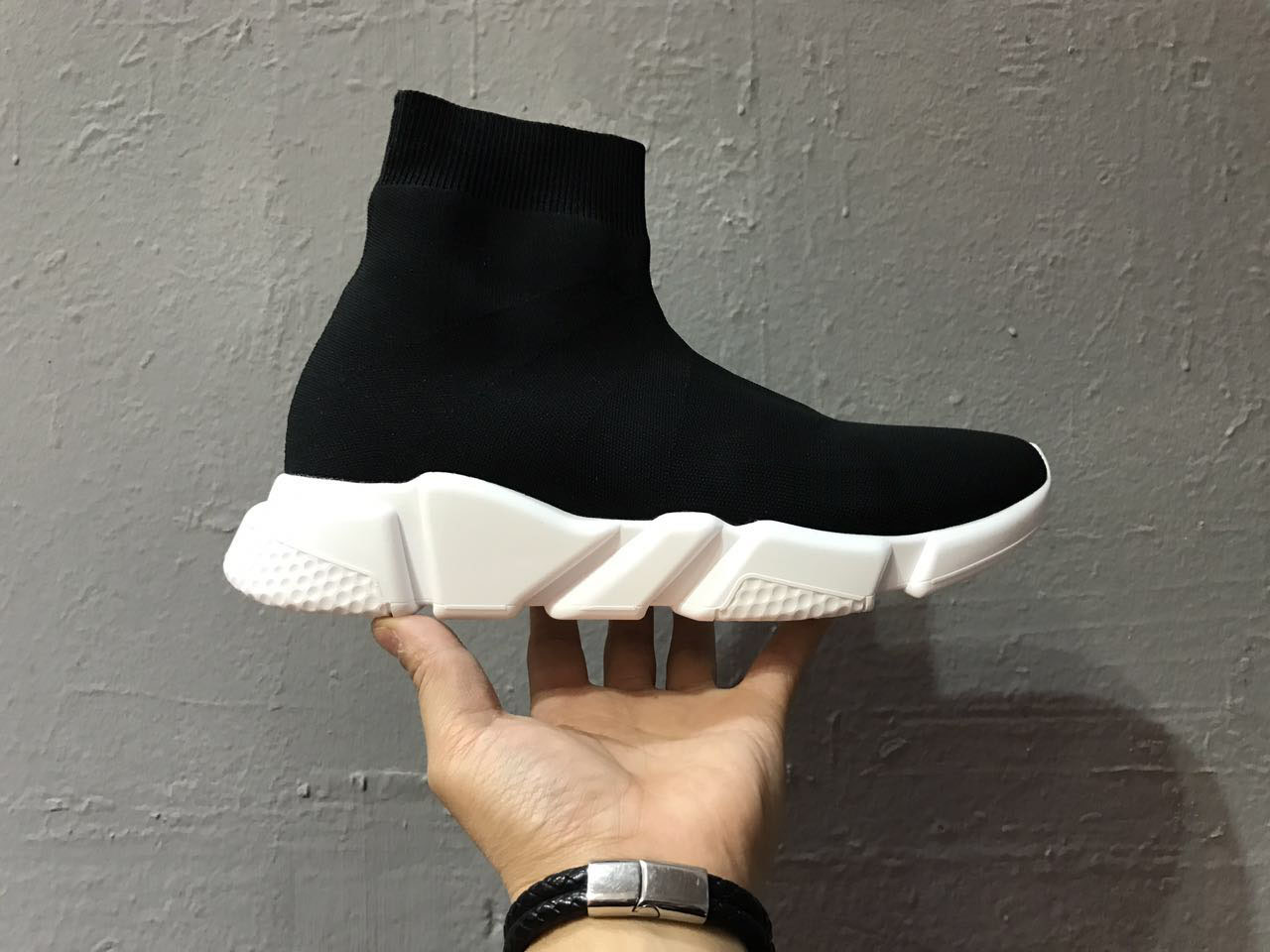 top quality sock shoes mens womens flat sneakers tripler étoile vintage Graffiti casual shoes women ankle socks boots, Black star
top quality sock shoes mens womens flat sneakers tripler étoile vintage Graffiti casual shoes women ankle socks boots, Black star