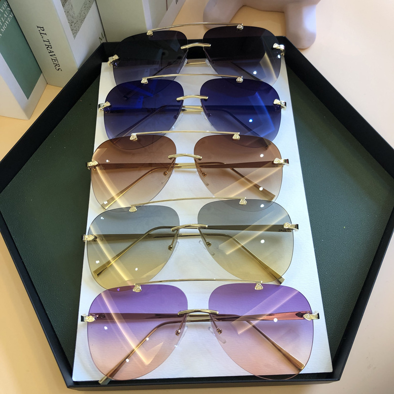 Big Frame Rayban Sunglasses Retro Style Trends Sun glasses Fashion Metal Toad Styles Eyelasses Wholeses, White;black
Big Frame Rayban Sunglasses Retro Style Trends Sun glasses Fashion Metal Toad Styles Eyelasses Wholeses, White;black