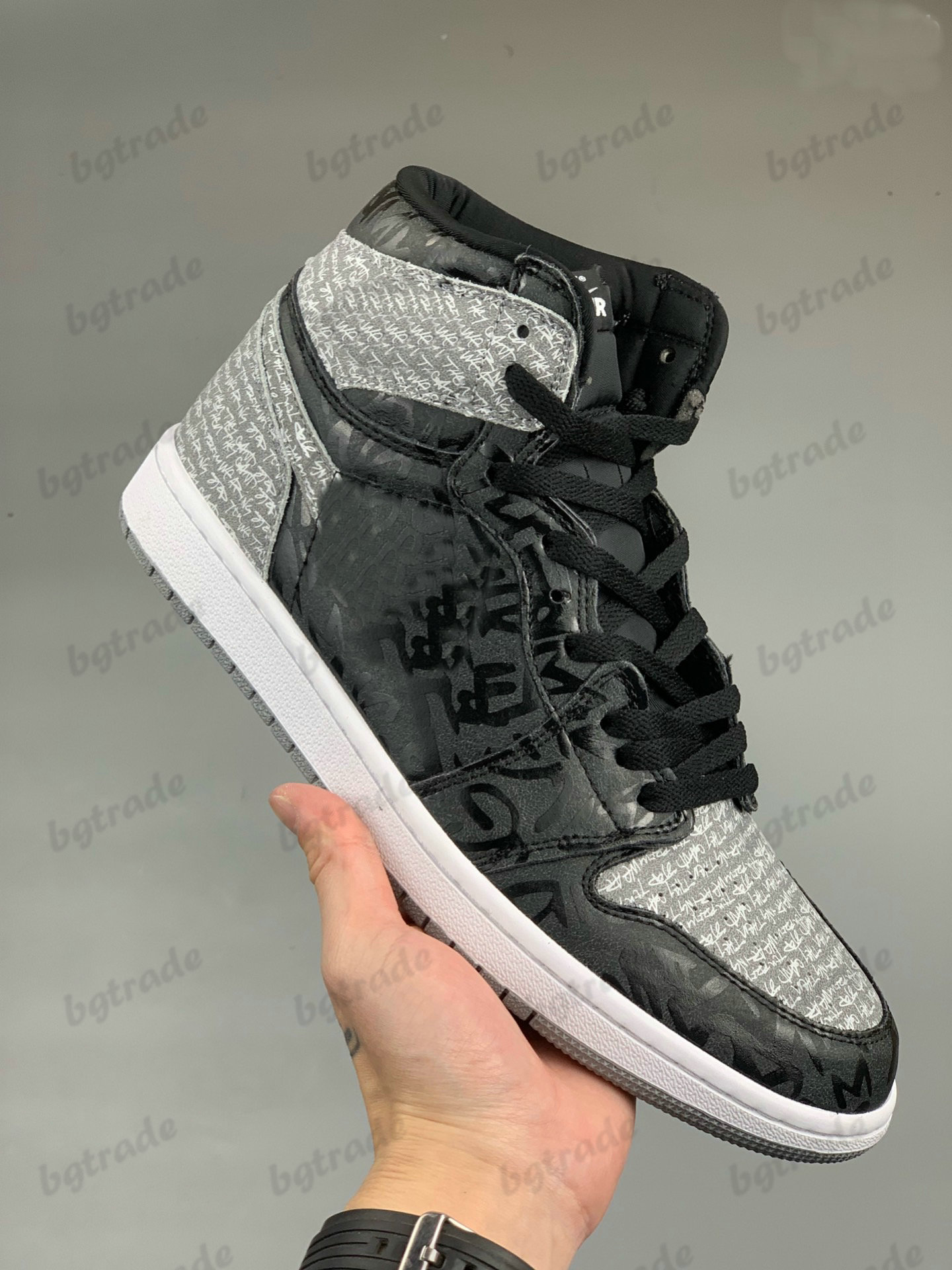 1 High OG Rebellionaire Designer Basketball Shoes 1s Black Grey Treason X Forbidden Sport Sneakers
1 High OG Rebellionaire Designer Basketball Shoes 1s Black Grey Treason X Forbidden Sport Sneakers