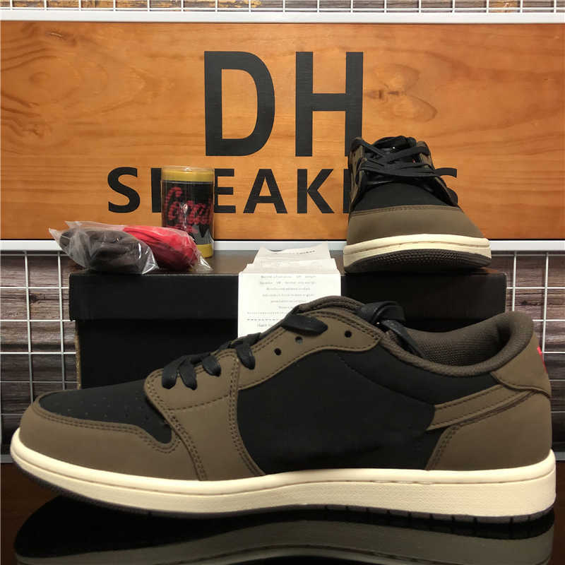 Scotts Jumpman 1 1s Mens Low Basketball Shoes Chicago Obsidian Royal Toe Shattered Paris Sneakers With BoxLF56, Color 14
Scotts Jumpman 1 1s Mens Low Basketball Shoes Chicago Obsidian Royal Toe Shattered Paris Sneakers With BoxLF56, Color 14