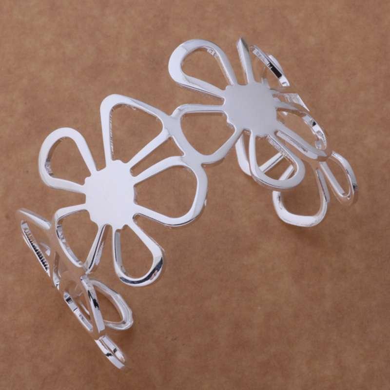 Bangle Classic Design Silver Plated Flower Bracelets For Women Elegant Hollow Out Big Wide Jewelry Fashion Party Gifts
Bangle Classic Design Silver Plated Flower Bracelets For Women Elegant Hollow Out Big Wide Jewelry Fashion Party Gifts