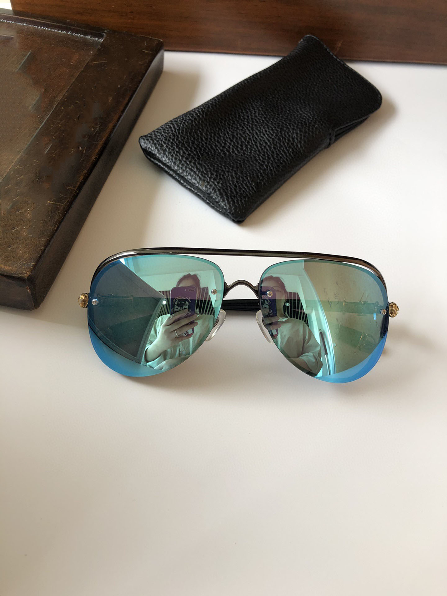 HEARTS MS TERAKER TOP Original high quality Designer Sunglasses for mens womens new selling world famous Classic retro super luxury brand eyeglasses glasses
HEARTS MS TERAKER TOP Original high quality Designer Sunglasses for mens womens new selling world famous Classic retro super luxury brand eyeglasses glasses