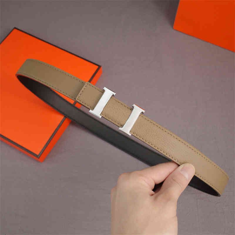 Factory Outlet Brand Belts New Fashion Cowskin H Letter Mens Luxurys Designers Belt Women Silver Buckle Waistband Cintura Ceintures Girdle With Box 21082602ZY PHKX
Factory Outlet Brand Belts New Fashion Cowskin H Letter Mens Luxurys Designers Belt Women Silver Buckle Waistband Cintura Ceintures Girdle With Box 21082602ZY PHKX