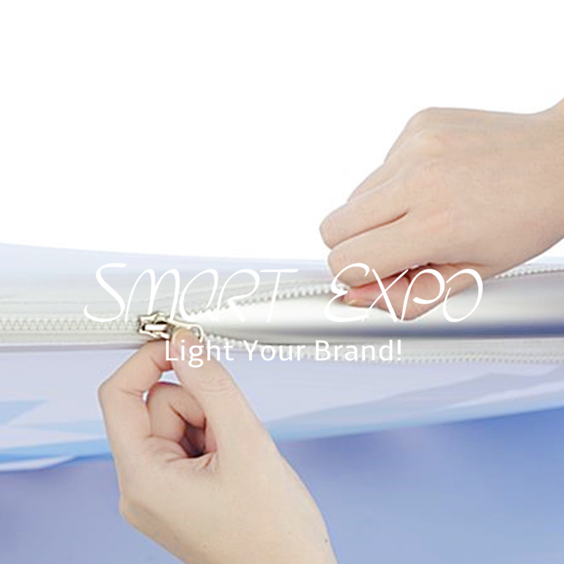 120*120cm Stretch-Lite Portable Change Room Retail Supplies with Tension Fabric Printing and Easy Carry Bag