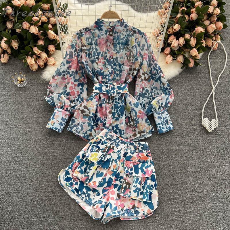 Women' Tracksuits 2021 Summer Elegant Woman Two Piece Sets Print Single-breasted Retro O-neck Shirts And Wide Legs Shorts Lady Office Suits, Blue
Women' Tracksuits 2021 Summer Elegant Woman Two Piece Sets Print Single-breasted Retro O-neck Shirts And Wide Legs Shorts Lady Office Suits, Blue