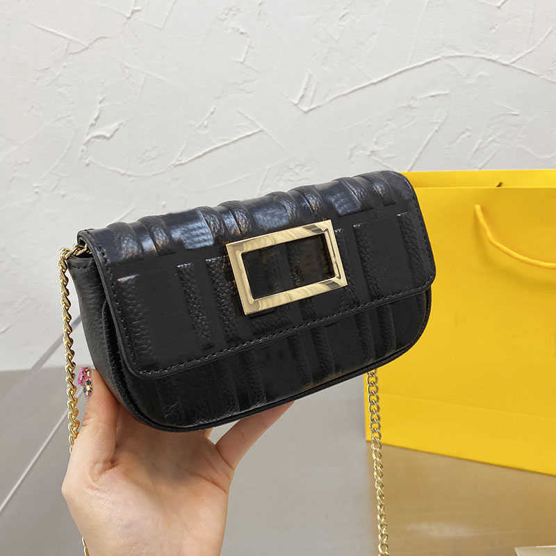 CLASSIC FLOWER Women Gold Chain Bag Classic Samll Buckle Messenger Bags Cowhide Leather Letter Handbag ladies Coin Wallet
CLASSIC FLOWER Women Gold Chain Bag Classic Samll Buckle Messenger Bags Cowhide Leather Letter Handbag ladies Coin Wallet