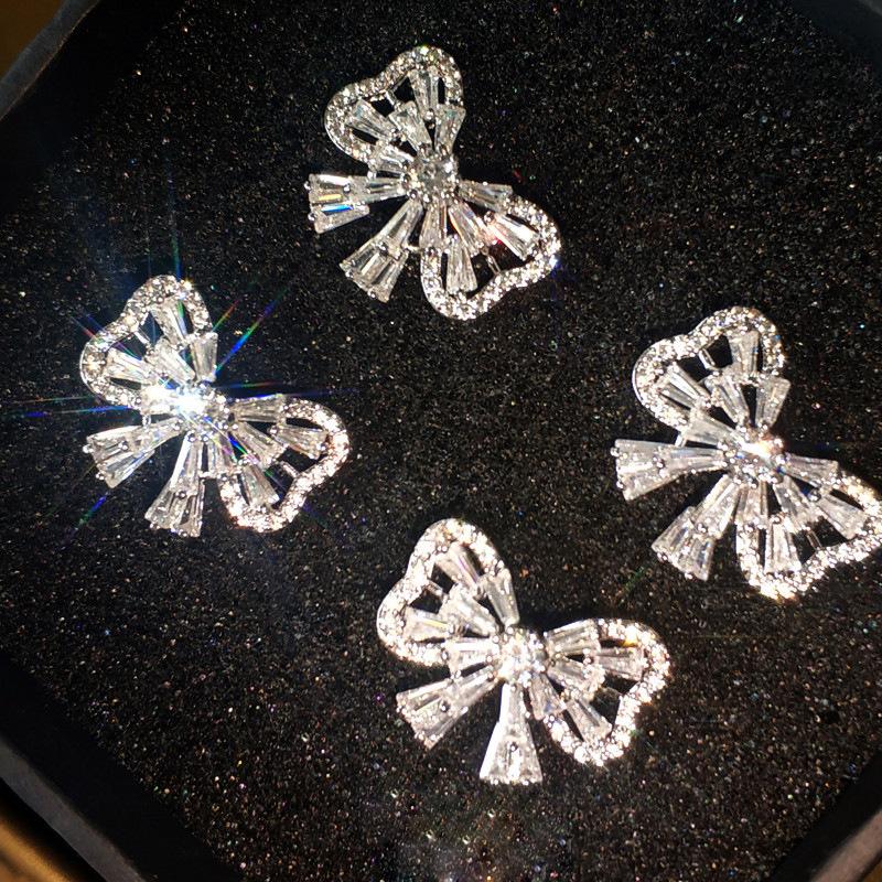 Stud 925 Sterling Silver Korean Bow Tie Zircon Earrings Women Valentine Day Gift Micro Inlaid Wholesale
Stud 925 Sterling Silver Korean Bow Tie Zircon Earrings Women Valentine Day Gift Micro Inlaid Wholesale
