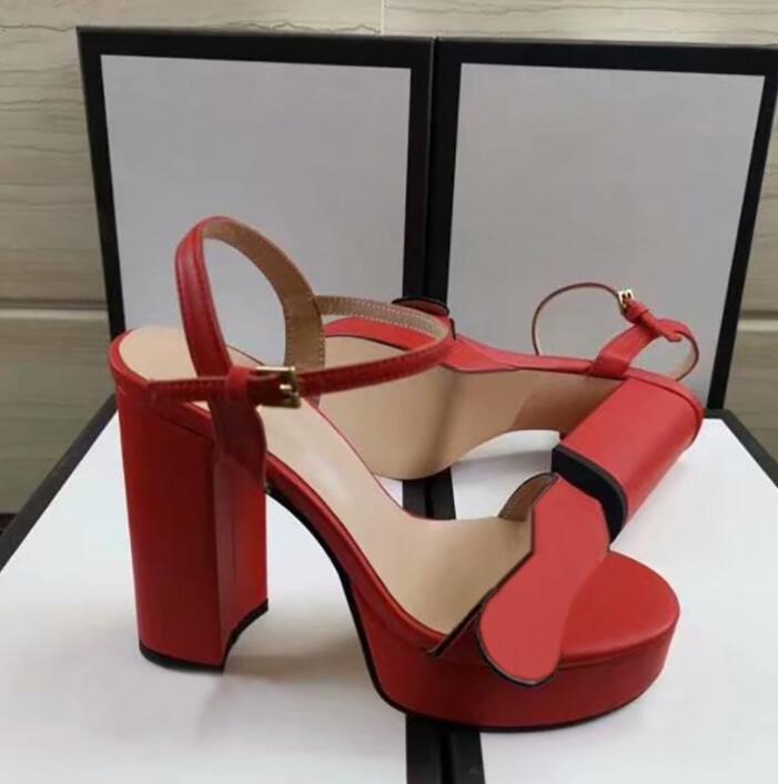 Designer Sandals Women High Heels Rubber Slide Sandal Platform Slipper Chunky 12CM heel height Shoes Summer Embossed Flip Flops with box
Designer Sandals Women High Heels Rubber Slide Sandal Platform Slipper Chunky 12CM heel height Shoes Summer Embossed Flip Flops with box