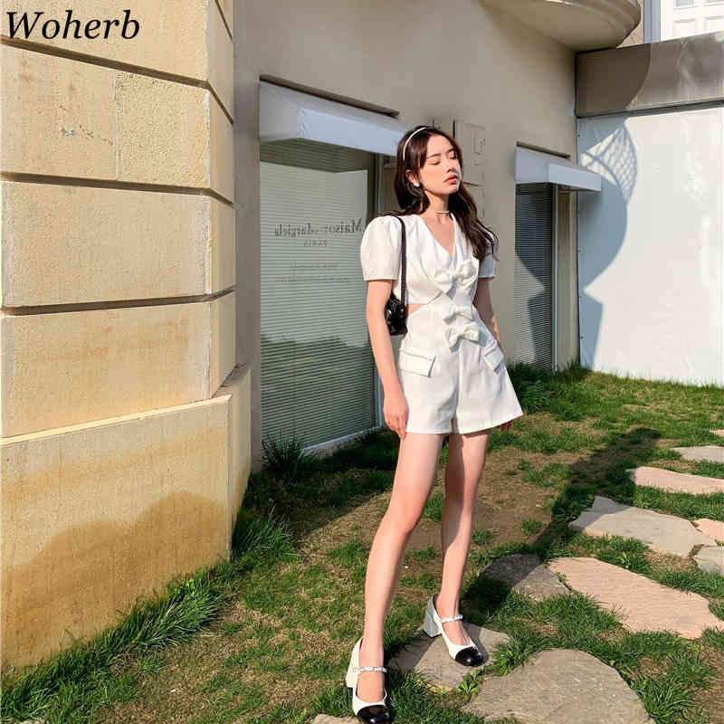 Sexy Playsuit Women White Short Puff Sleeve Jumpsuit Bow Patch Backless Bodysuit Summer Wide Leg Rompers Jumpsuits 210519