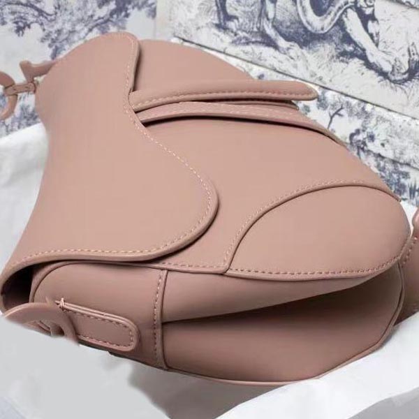 Luxurys Designers Handbag Women Saddle bag Fashion purses tote Simple Plain Letter Genuine Leather Shoulder Bags Lady CrossBody Handbags With box
Luxurys Designers Handbag Women Saddle bag Fashion purses tote Simple Plain Letter Genuine Leather Shoulder Bags Lady CrossBody Handbags With box