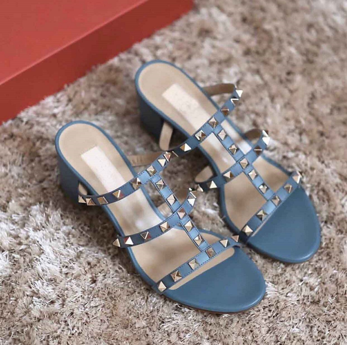 Summer Rock Stud Sandalia Feminina Chunky Heels Women Slipper Sandals temperament Slide Slip On Flip Flop Fashion Party Wedding EU35-43
Summer Rock Stud Sandalia Feminina Chunky Heels Women Slipper Sandals temperament Slide Slip On Flip Flop Fashion Party Wedding EU35-43