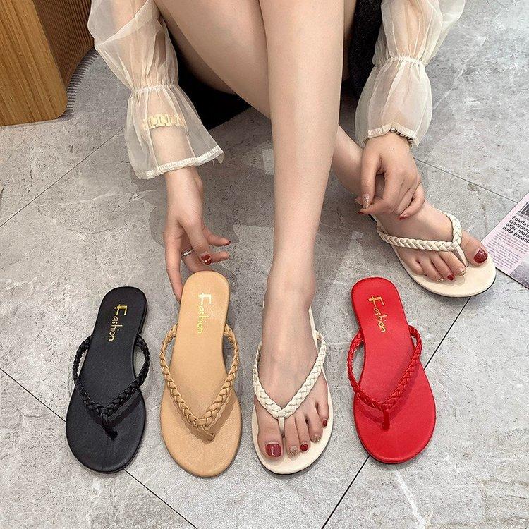 Slippers PU Flip-flops 2021 Summer Braided Belt Women Flat-heeled Flat-bottomed Beach Outside Wear, Black
Slippers PU Flip-flops 2021 Summer Braided Belt Women Flat-heeled Flat-bottomed Beach Outside Wear, Black