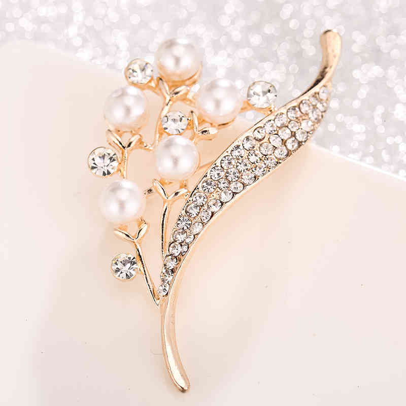 Brooch Isiya Flower Pearl Women's Fashion Scarf Buckle Exquisite Clothing Accessories