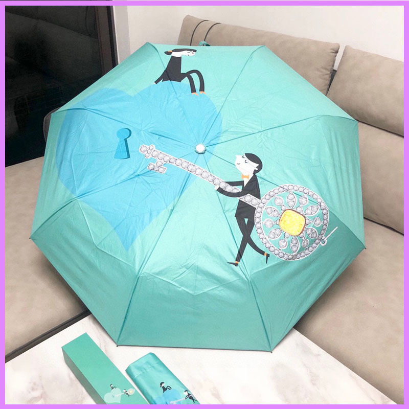 NEW 2021 Fashion Umbrella Love Automatic Folding Umbrella Rainy Sun Designer Umbrellas Womens UV Barrier Coating Outdoor Mens D2110125F
NEW 2021 Fashion Umbrella Love Automatic Folding Umbrella Rainy Sun Designer Umbrellas Womens UV Barrier Coating Outdoor Mens D2110125F