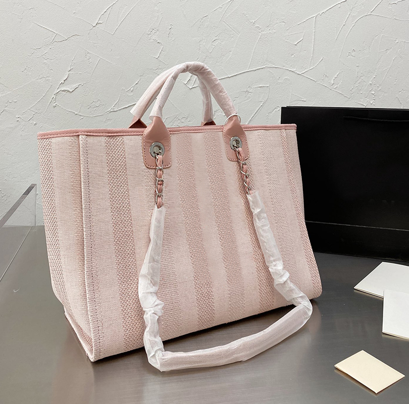 Women Luxurys Designers Bags 2021 ShoppingBags Large Size Simple Atmosphere BeachBags MultifunctionalBags Single Shoulder CCC Anti-counterfe
Women Luxurys Designers Bags 2021 ShoppingBags Large Size Simple Atmosphere BeachBags MultifunctionalBags Single Shoulder CCC Anti-counterfe