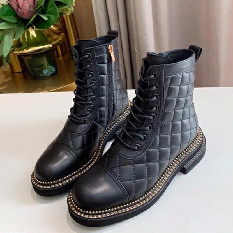 Short boots designer women's leather boots thick soled British motorcycle ankle fashion shoes Splicing, Extra shoebox
Short boots designer women's leather boots thick soled British motorcycle ankle fashion shoes Splicing, Extra shoebox