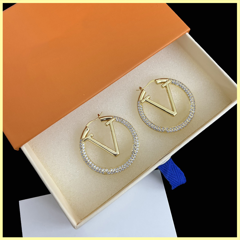 Women Gold Earring Fashion Womens Jewelry Luxurys Designers Hoop Earrings Studs Dimond Letters L Earrings With Box New 21120602R
Women Gold Earring Fashion Womens Jewelry Luxurys Designers Hoop Earrings Studs Dimond Letters L Earrings With Box New 21120602R