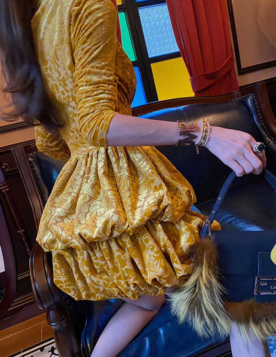 Sexy Bodycon Velvet Mini Dress Golden Ladies Autumn Long Sleeve Hollow High Neck Party Female Vestido 210527