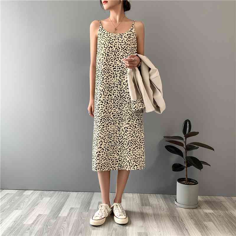 Spring Summer Women's Women V-Neck Sleeveless Dress Female Elegant Shredded Flower Casual Chiffon 210607, Light blue
Spring Summer Women's Women V-Neck Sleeveless Dress Female Elegant Shredded Flower Casual Chiffon 210607, Light blue