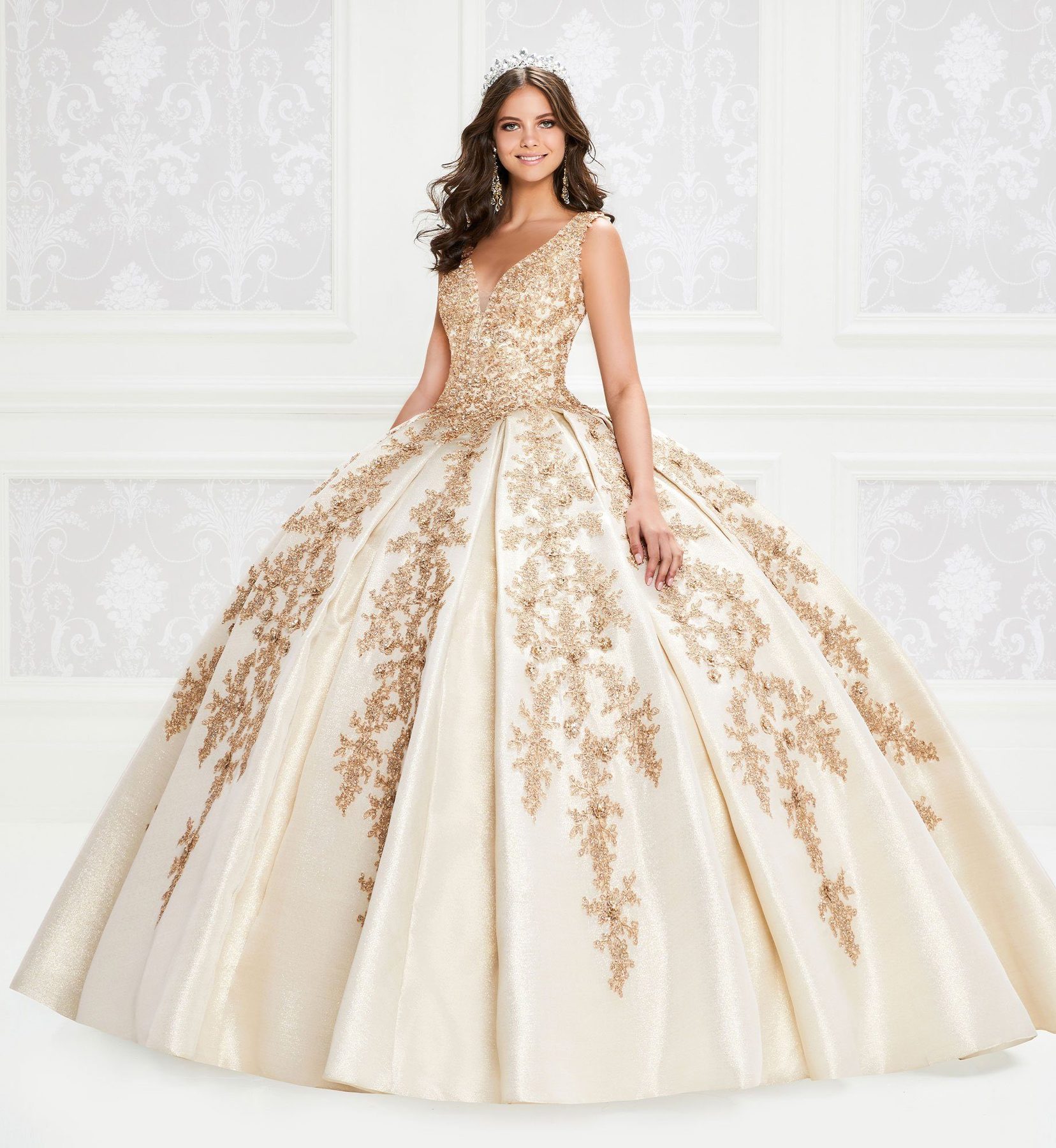 Champage Quinceanera Dresses Ball Gown V-Neck Floor-Length Satin Beaded Applique Wedding or Party Dresses