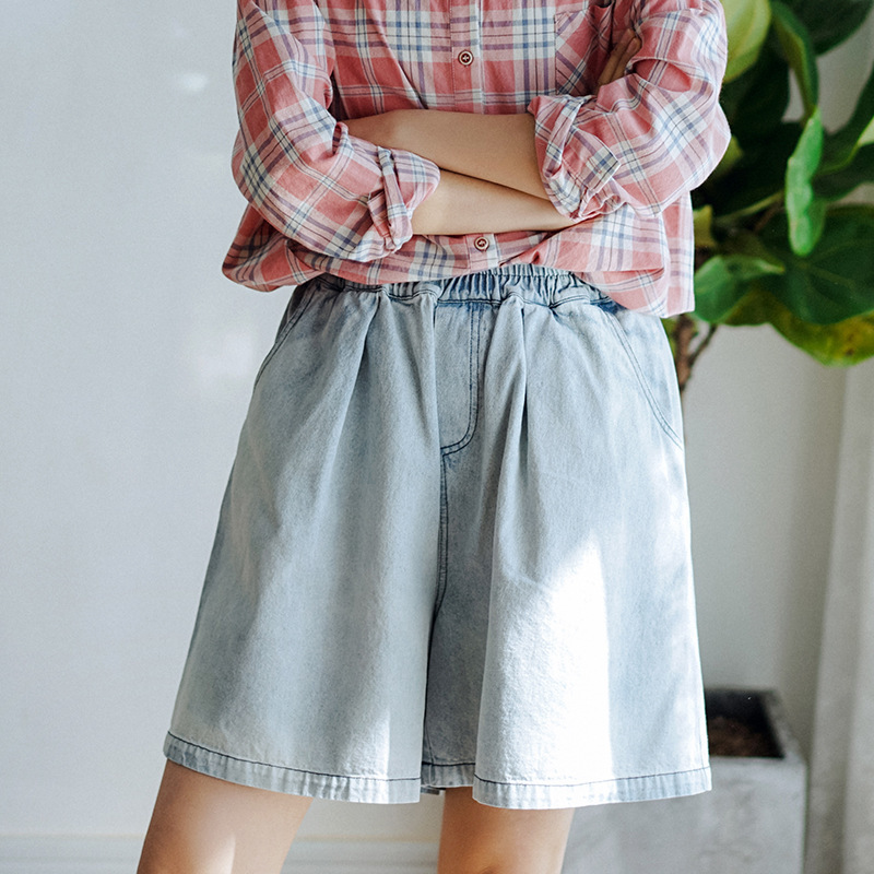 Fashion Fresh Short Jeans Pants for Women Summer Loose Solid Elastic Waist Denim Shorts Elegant All-match Female Bottoms 210525, Light blue
Fashion Fresh Short Jeans Pants for Women Summer Loose Solid Elastic Waist Denim Shorts Elegant All-match Female Bottoms 210525, Light blue